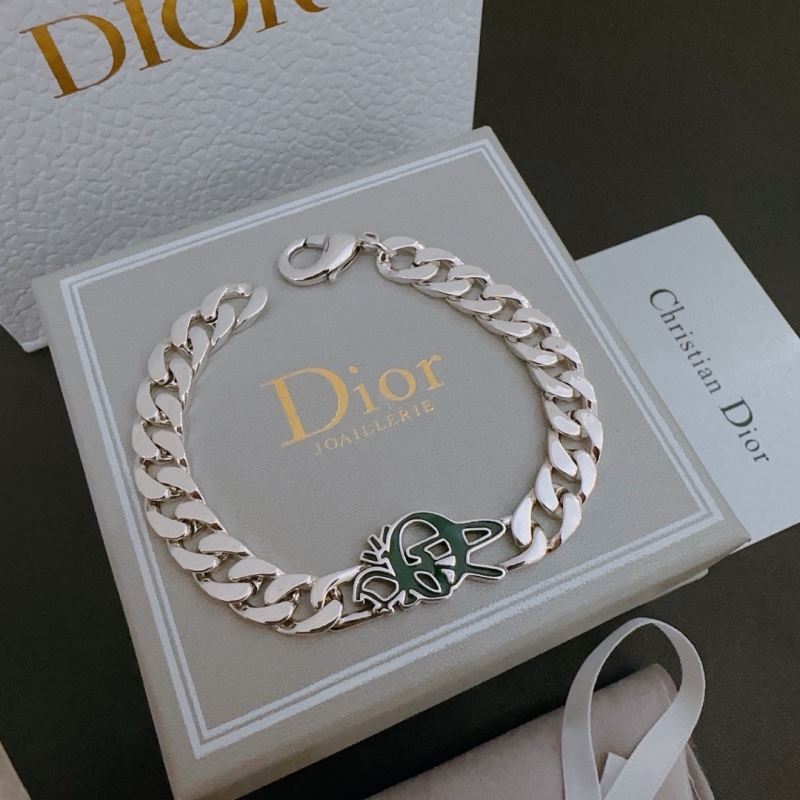 chr1st1an D10r bracelets